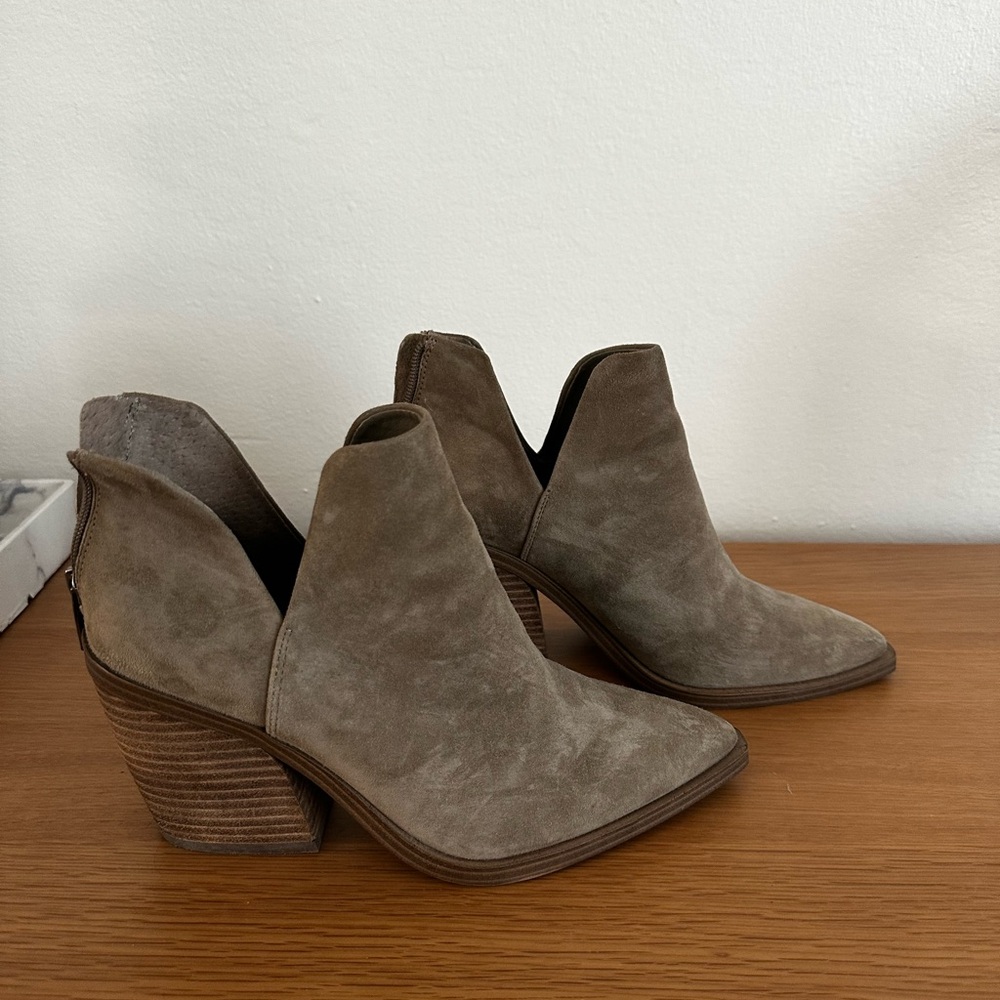 Vince Camuto tan suede booties, size 8